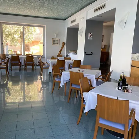Отель Hotel Malcesine