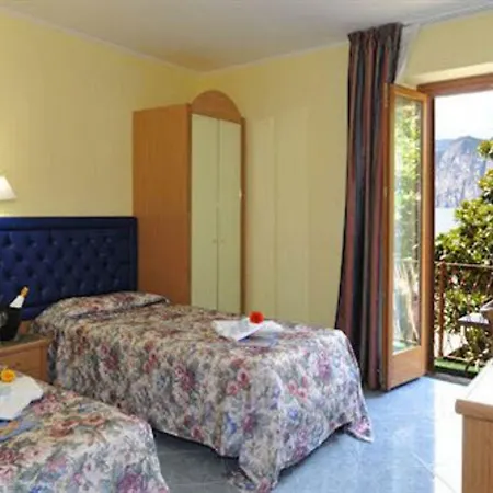 Hotel Malcesine Отель Мальчезине
