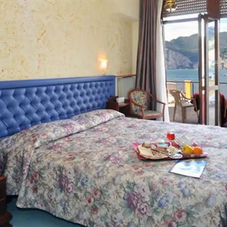 Отель Hotel Malcesine