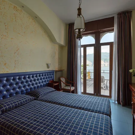 Hotel Malcesine Отель Мальчезине