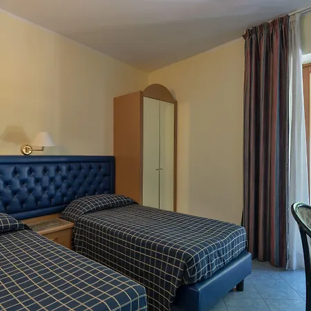 Hotel Malcesine 3* Мальчезине