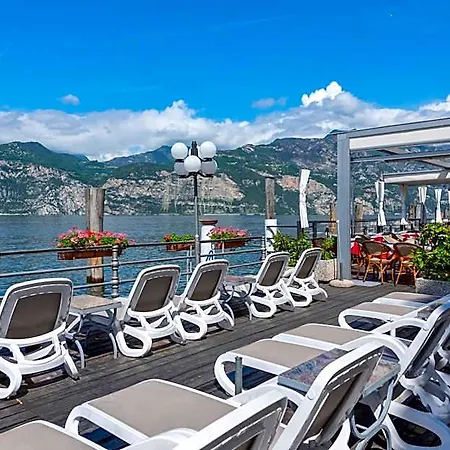 Hotel Malcesine マルチェージネ