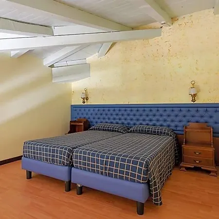 Hotel Malcesine ホテル