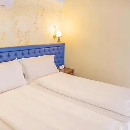 Hotel Malcesine 3* マルチェージネ