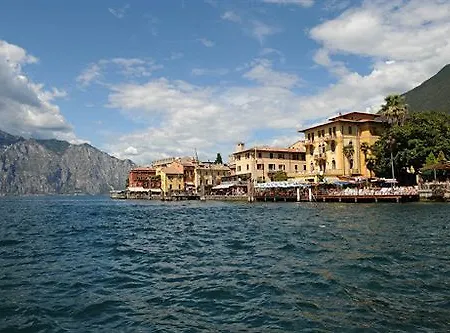Hotel Malcesine マルチェージネ